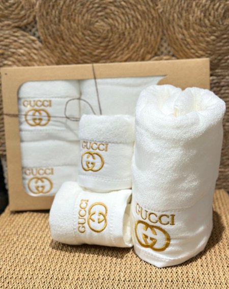 طقم بشاكير Gucci