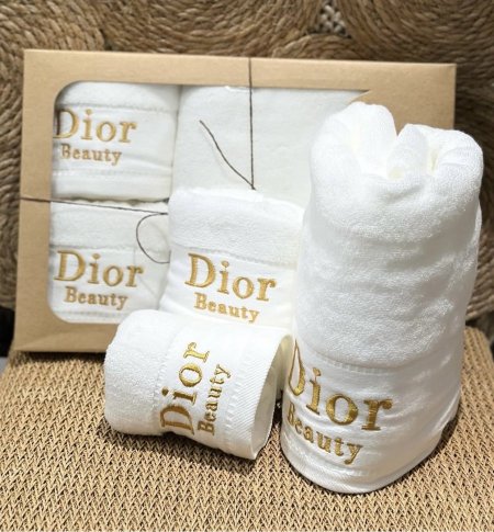 طقم بشاكير dior