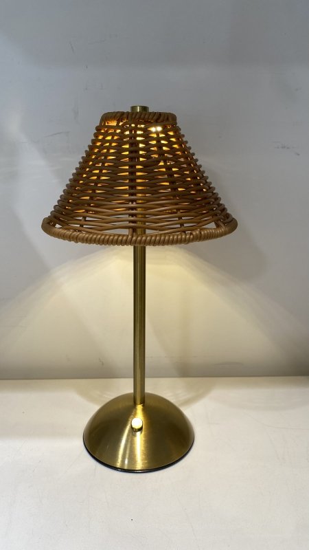 تيبل لامب قش